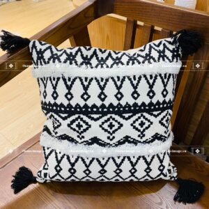 VỎ GỐI BOHO ĐEN TRẮNG BÔNG NỔI