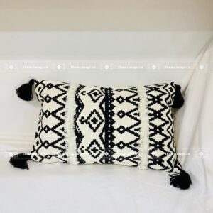 VỎ GỐI BOHO ĐEN TRẮNG BÔNG NỔI