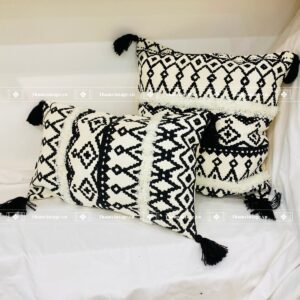 VỎ GỐI BOHO ĐEN TRẮNG BÔNG NỔI