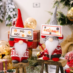ÔNG GIÀ NOEL BẰNG LEN CẦM BIỂN