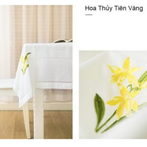 Khải trải bàn thêu tay